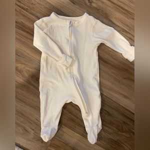 Old Navy Footies - 0-3 months